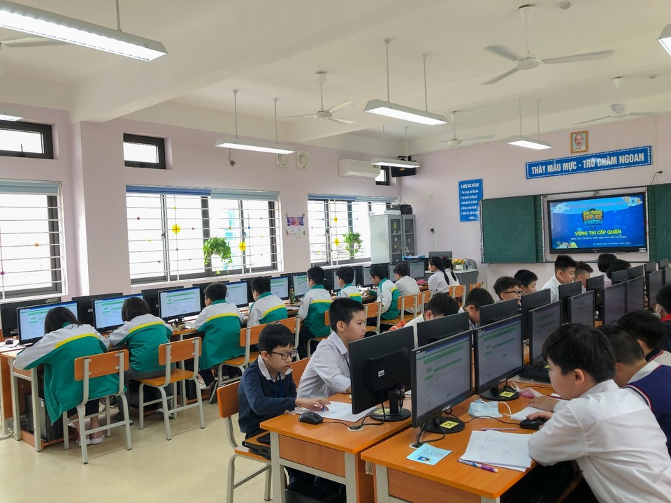 Ứng dụng công nghệ đổi mới hoạt động quản lý, dạy và học - 4 Ứng dụng công nghệ đổi mới hoạt động quản lý, dạy và học - 4