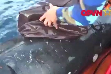 Trục vớt các mảnh vỡ của máy bay CASA 212