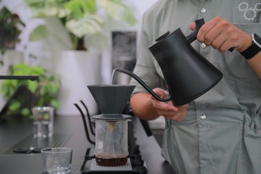 Quán “cà phê nhà giàu” trong ngõ ở Hà Nội, bán 750.000 đồng/ly