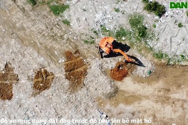 Dấu hiệu bất thường của máy múc ở bãi xà bần trên đất công Đà Nẵng