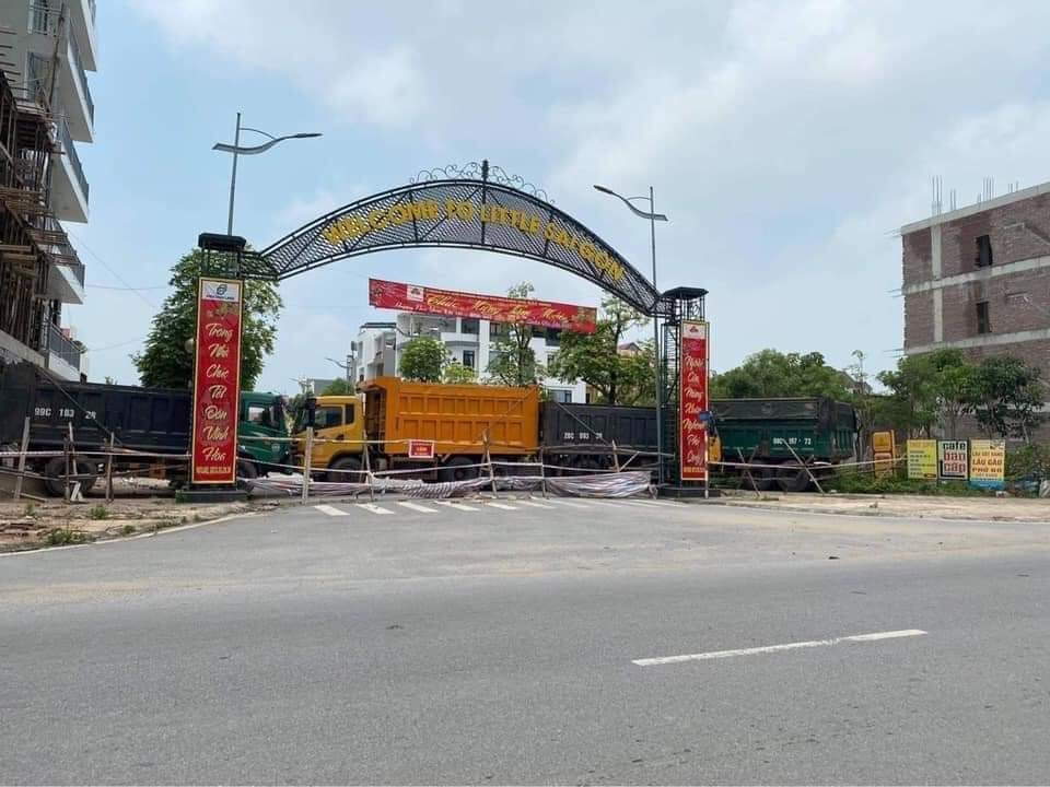 TP Bắc Ninh xếp gạch, bê tông, dàn hàng ô tô chốt cứng mọi ngả đường - 3 TP Bắc Ninh xếp gạch, bê tông, dàn hàng ô tô chốt cứng mọi ngả đường - 3
