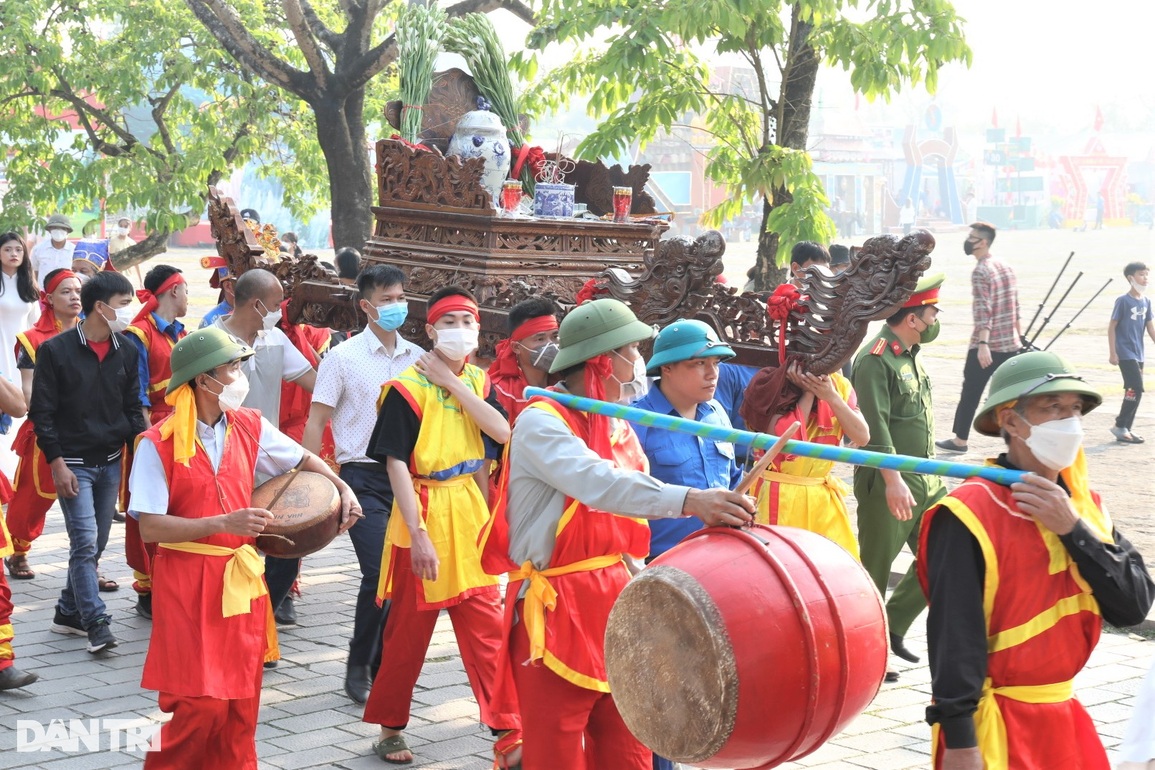 Độc đáo nghi lễ rước nước nghìn năm tuổi về đền vua Đinh - 2 Độc đáo nghi lễ rước nước nghìn năm tuổi về đền vua Đinh - 2
