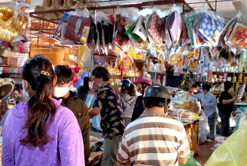 Hội An: Chợ âm phủ đìu hiu, người bán mỏi mắt ngóng trông... khách! - 2 Hội An: Chợ âm phủ đìu hiu, người bán mỏi mắt ngóng trông... khách! - 2