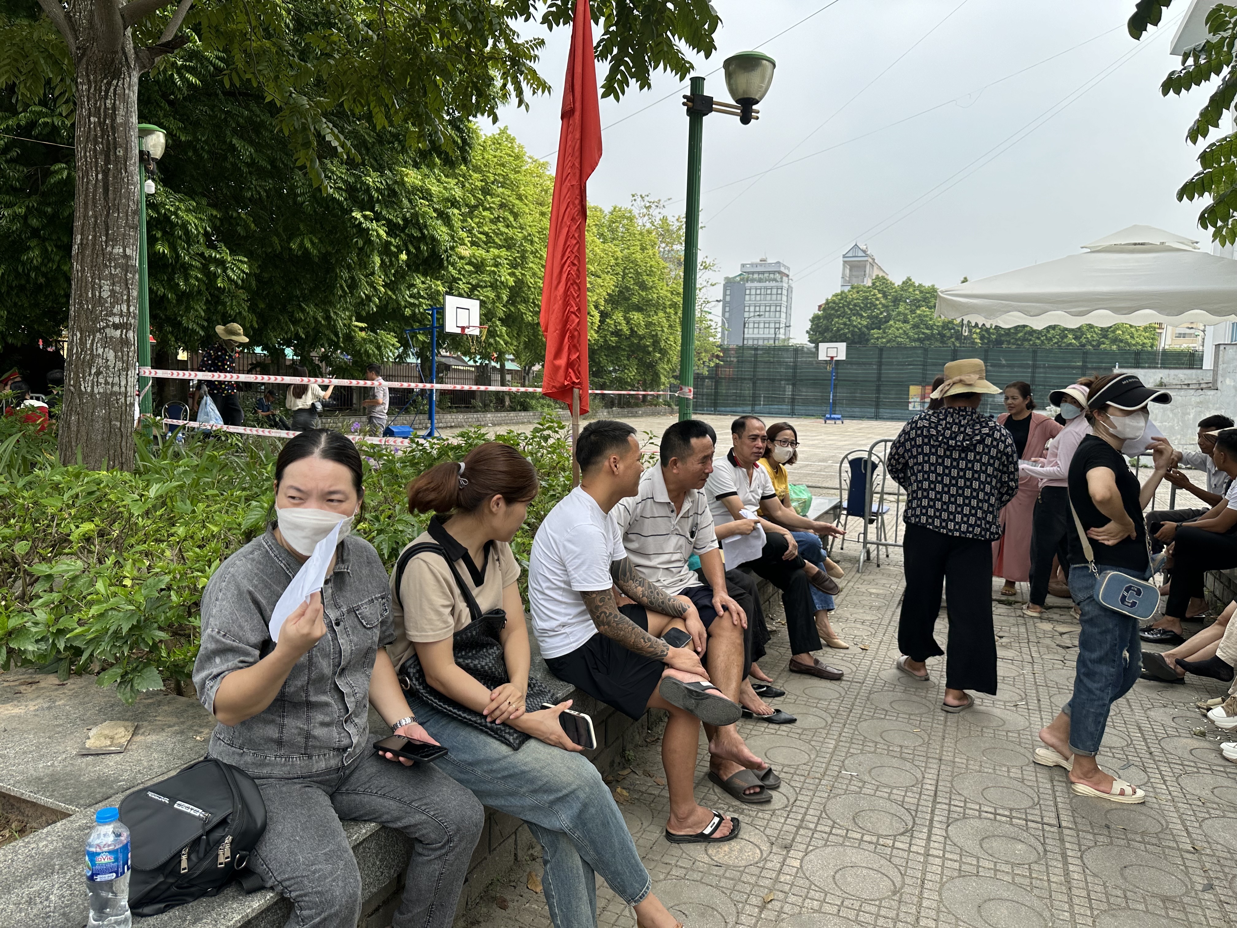 ដល់វេនស្រុក Dan Phuong ឈប់ដាក់លក់ដេញថ្លៃដី ២៦ឡូត៍ - ២ Tới lượt huyện Đan Phượng dừng đấu giá 26 lô đất - 2