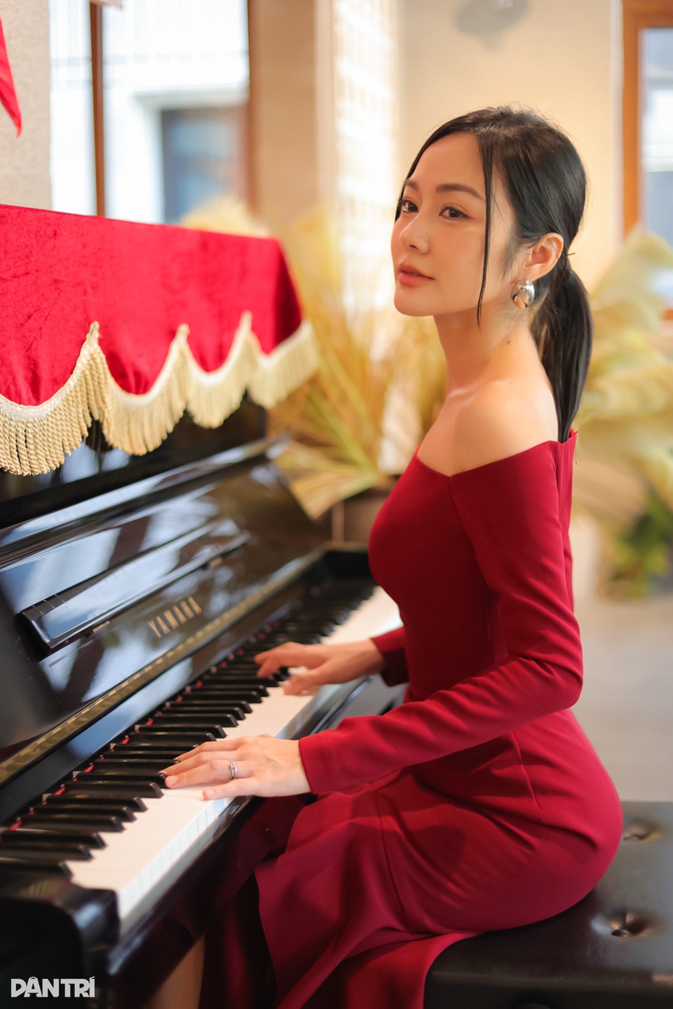 MC Thu Thủy vừa đạt 8.5 IELTS, hé lộ sự hỗ trợ thầm lặng của chồng Đức - 4 MC Thu Thủy vừa đạt 8.5 IELTS, hé lộ sự hỗ trợ thầm lặng của chồng Đức - 4