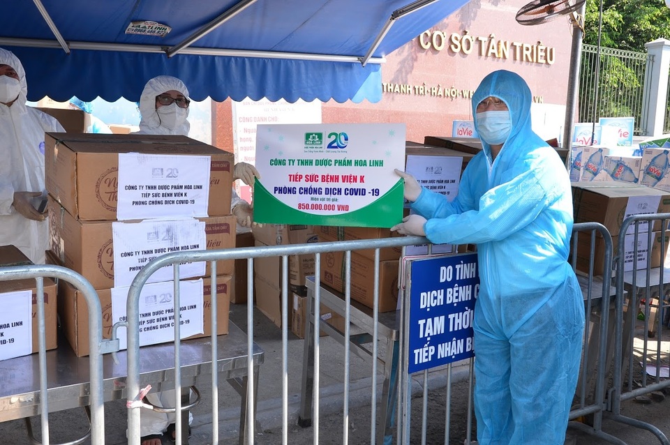 Dược Hoa Linh trao quà tiếp sức Bệnh viện K phòng dịch Covid-19 - 1 Dược Hoa Linh trao quà tiếp sức Bệnh viện K phòng dịch Covid-19 - 1
