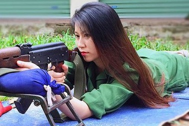 Nhan sắc nữ sinh Sư phạm biến ký túc xá thành studio "sống ảo"