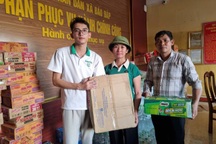 11 tấn gạo và nhu yếu phẩm được báo Dân trí trao tới người dân tại Yên Bái