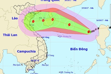 Bão số 11 liên tục tăng cấp, tích thêm năng lượng