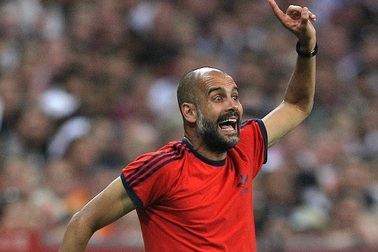 Pep Guardiola suýt tẩn nhau với “đồ tể” De Jong