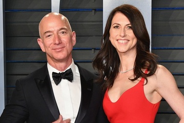 Vợ cũ tỷ phú giàu nhất thế giới quyên góp nửa gia tài làm từ thiện