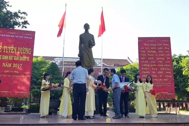 Huế khen thưởng các học sinh, nhóm học sinh đạt giải quốc tế