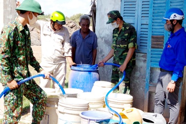 Giảm tiền sử dụng nước sinh hoạt cho hộ nghèo gặp khó vì Covid-19