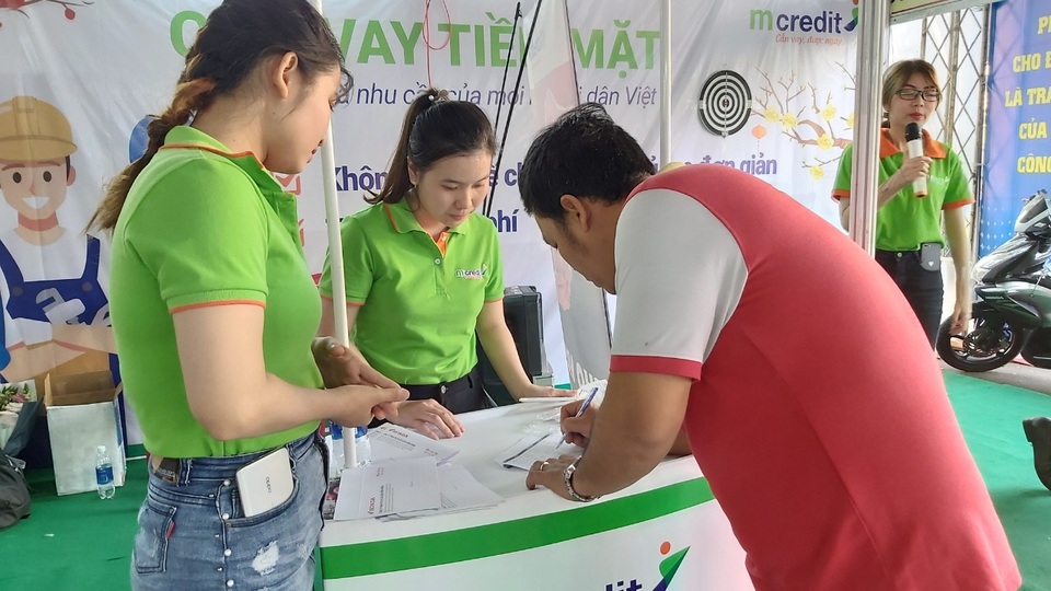 Mcredit chung tay cho “Tết sum vầy” của công nhân - 1 Mcredit chung tay cho “Tết sum vầy” của công nhân - 1