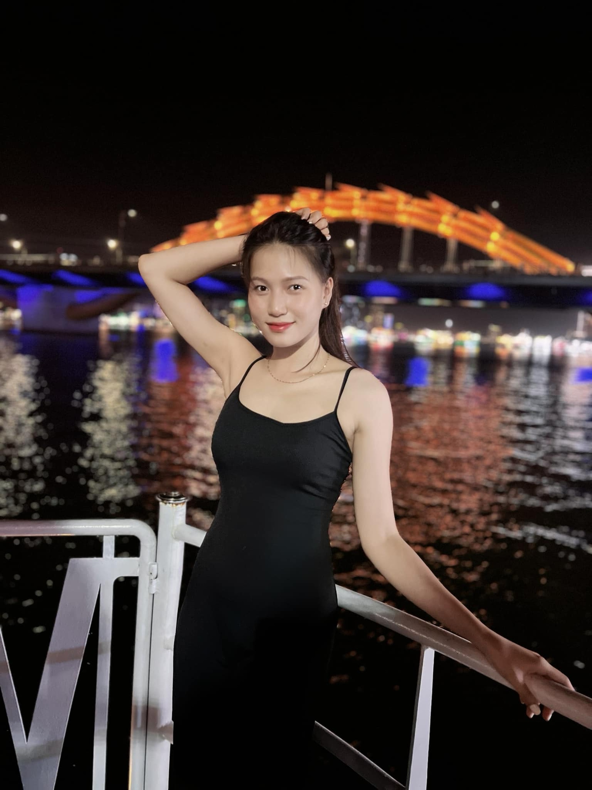 Hoa khôi bóng chuyền cao 1,81m: Ngoài đời bánh bèo, có bạn trai yêu chiều - 5 Hoa khôi bóng chuyền cao 1,81m: Ngoài đời bánh bèo, có bạn trai yêu chiều - 5