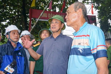 Bí thư Đà Nẵng chỉ đạo việc sơ tán dân, "người nhái" sẵn sàng hỗ trợ