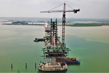 Ngắm toàn cảnh công trình cầu dài nhất miền Trung