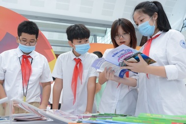 Hàng trăm triệu cuốn SGK không thể dùng lại, gây lãng phí 2.374 tỷ đồng