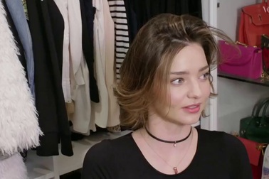Miranda Kerr khoe tủ đồ hàng hiệu
