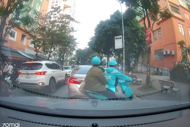 Chạy xe kiểu khôn lỏi, tài xế lập tức nhận bài học thích đáng