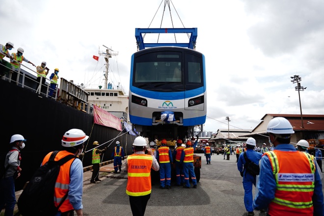 Đoàn tàu metro số 1 được xếp dỡ như thế nào? - 18 Đoàn tàu metro số 1 được xếp dỡ như thế nào? - 18