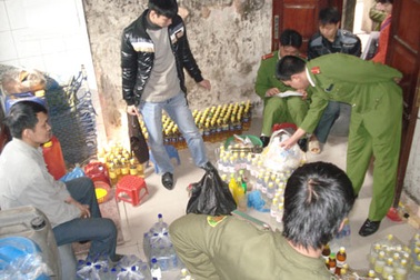 Phát hiện cơ sở nấu “rượu lậu” cho sinh viên