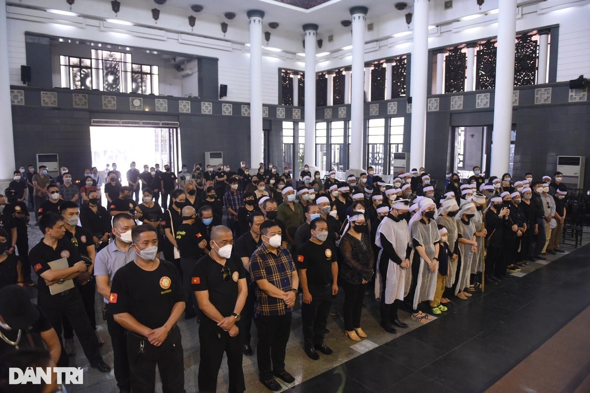 Dàn diễn viên Người phán xử xúc động tiễn biệt Hùng Cá rô Vũ Hải - 17 Dàn diễn viên Người phán xử xúc động tiễn biệt Hùng Cá rô Vũ Hải - 17