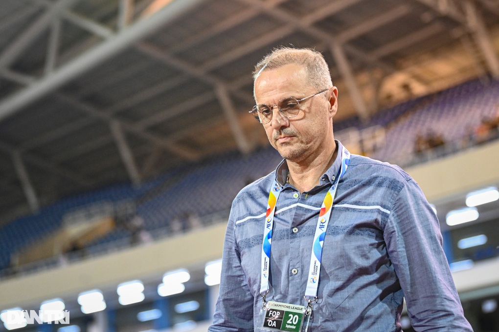 CLB Hà Nội sa thải huấn luyện viên Bozidar Bandovic - 1 CLB Hà Nội sa thải huấn luyện viên Bozidar Bandovic - 1