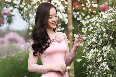 Người đẹp Hoa hậu Hoàn vũ Việt Nam 7 lần thi nhan sắc vẫn... chưa muốn ngừng