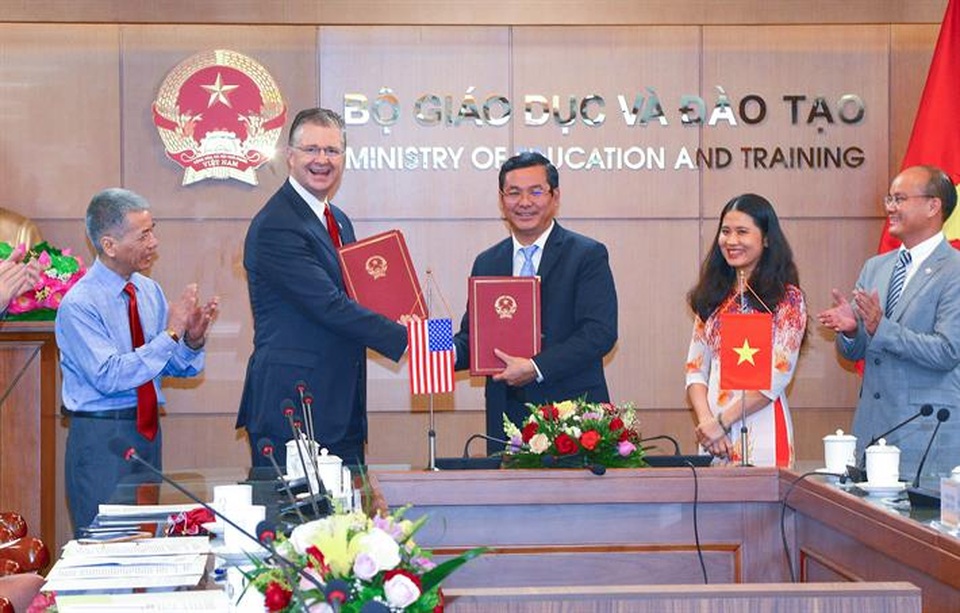 Mỹ sẽ cử tình nguyện viên dạy tiếng Anh cho các trường trung học Việt Nam - 1 Mỹ sẽ cử tình nguyện viên dạy tiếng Anh cho các trường trung học Việt Nam - 1