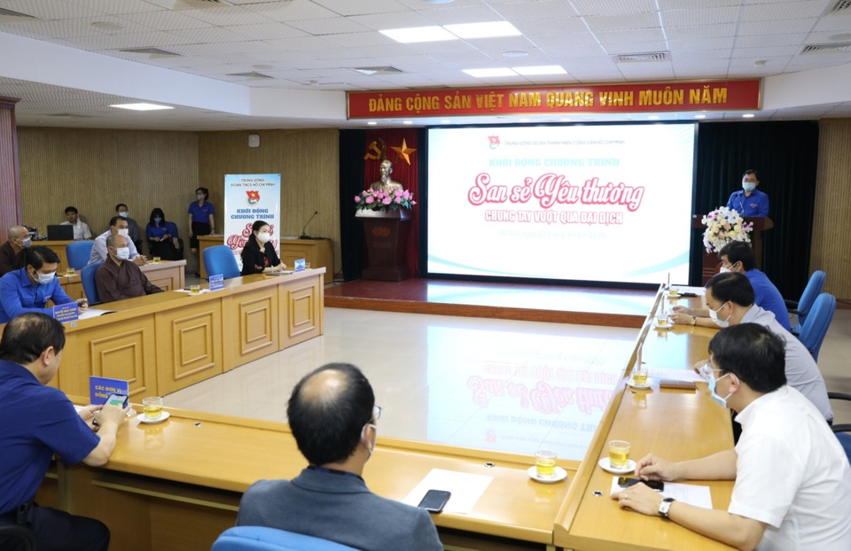 San sẻ yêu thương, chung tay vượt qua đại dịch Covid-19 - 2 San sẻ yêu thương, chung tay vượt qua đại dịch Covid-19 - 2