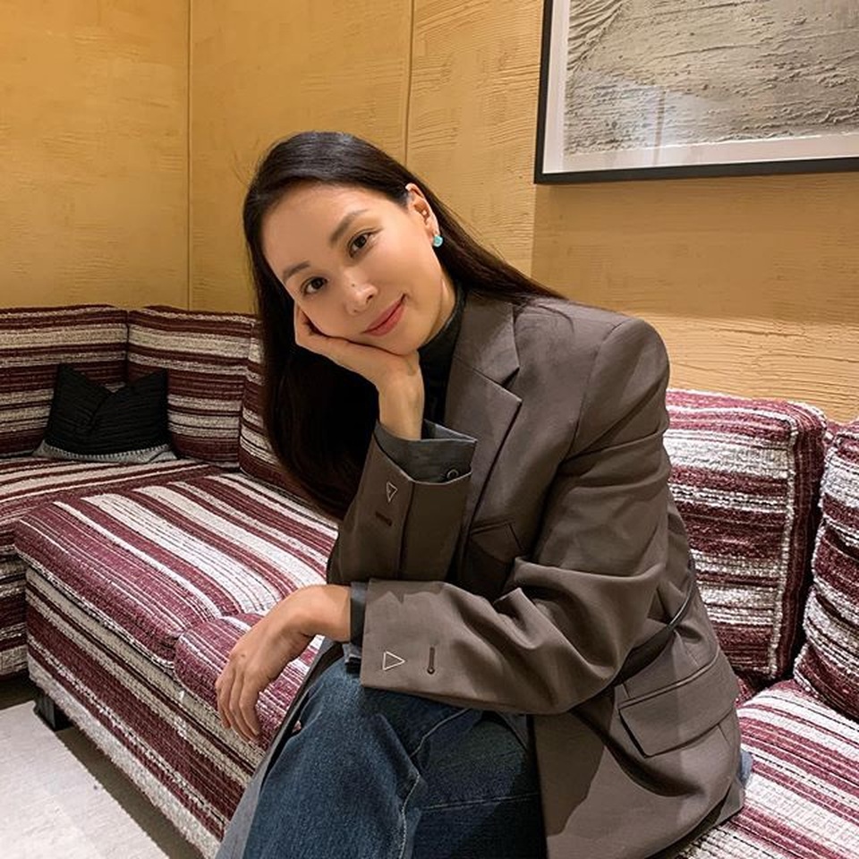 Người vợ xinh đẹp và giàu có sau thành công của tài tử Jang Dong Gun - 9 Người vợ xinh đẹp và giàu có sau thành công của tài tử Jang Dong Gun - 9
