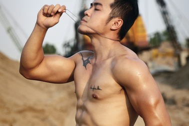 Cơ bắp 6 múi "vạn người mê" của chàng trai mê gym 29 tuổi