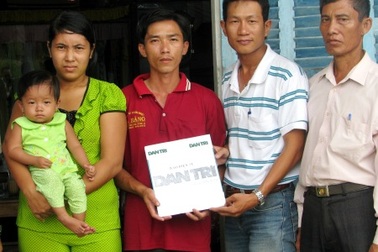 Bạn đọc tiếp tục hỗ trợ hơn 32 triệu đồng đến gia đình cháu Hữu Khả Hân