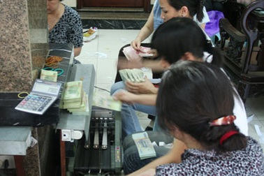 Ổn định kinh tế vĩ mô: Liều thuốc hóa giải găm giữ ngoại tệ