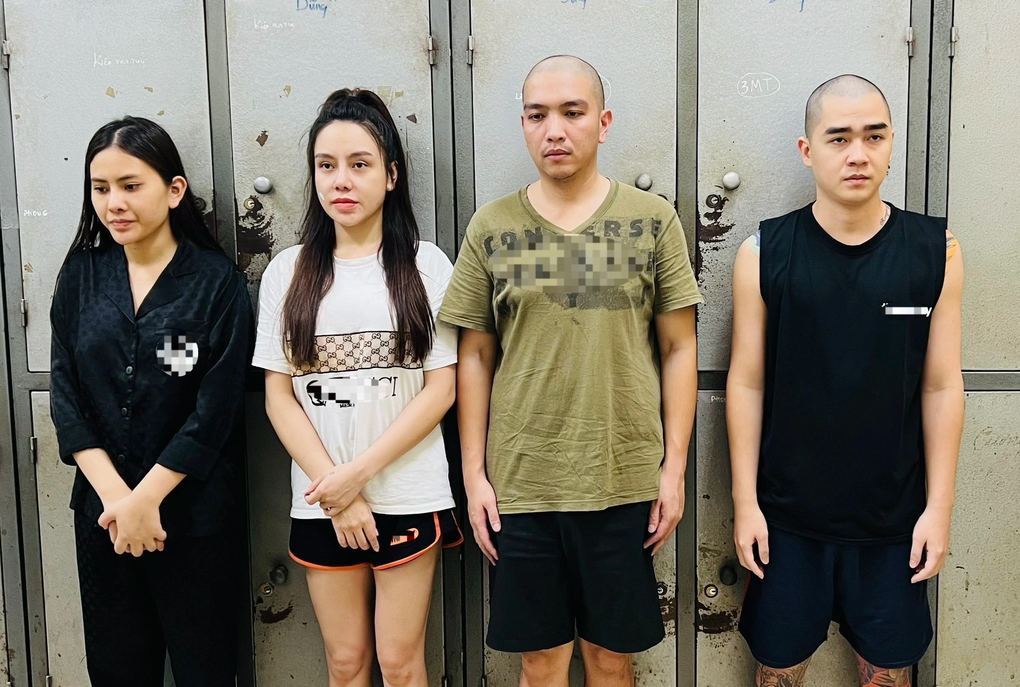 Nhóm nam nữ thác loạn 3 đêm liên tục tại căn hộ cao cấp ở Hà Nội - 1 Nhóm nam nữ thác loạn 3 đêm liên tục tại căn hộ cao cấp ở Hà Nội - 1