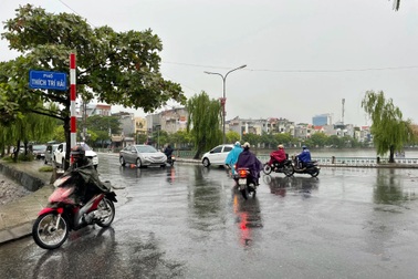 Ảnh hưởng bão số 2, Hải Phòng bắt đầu mưa, Quảng Ninh dừng nhiều cuộc họp