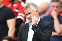 Động thái bất ngờ của ông chủ Man Utd khi HLV Solskjaer thua liểng xiểng