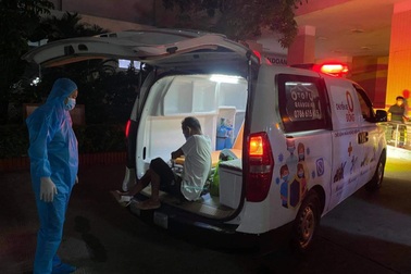 Xe cấp cứu "0 đồng", ngày đưa đón bệnh nhân nghèo, tối chở F0, F1