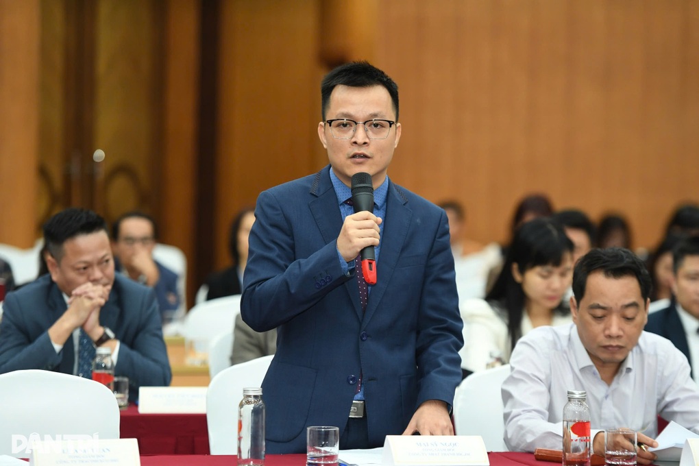 Khó kiểm soát việc môi giới thu tiền ngoài của người lao động - 1