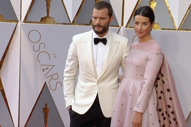 Jamie Dornan và vợ dự lễ trao giải Oscar