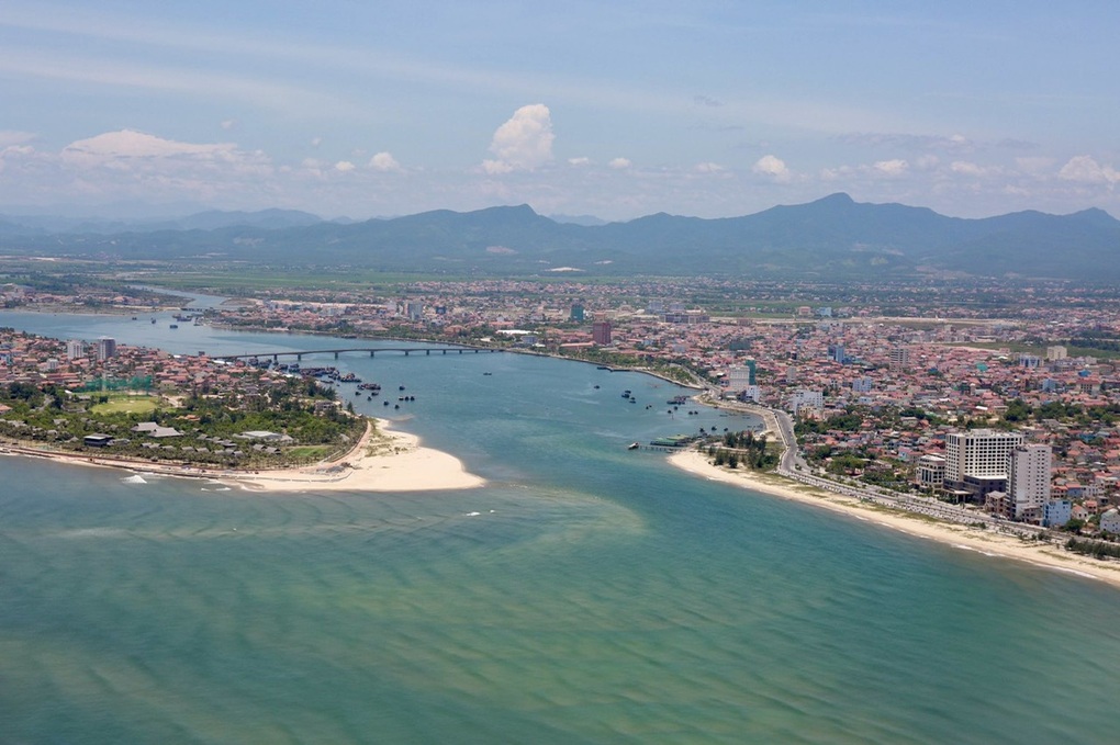 Bất động sản ven biển Quảng Bình hấp dẫn nhà đầu tư - 1