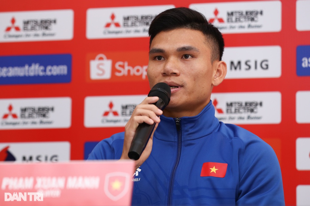 HLV Kim Sang Sik: Không có ngọn núi nào là không thể vượt qua - 3 HLV Kim Sang Sik: Không có ngọn núi nào là không thể vượt qua - 3