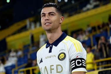 C.Ronaldo bực tức với Chủ tịch FIFA