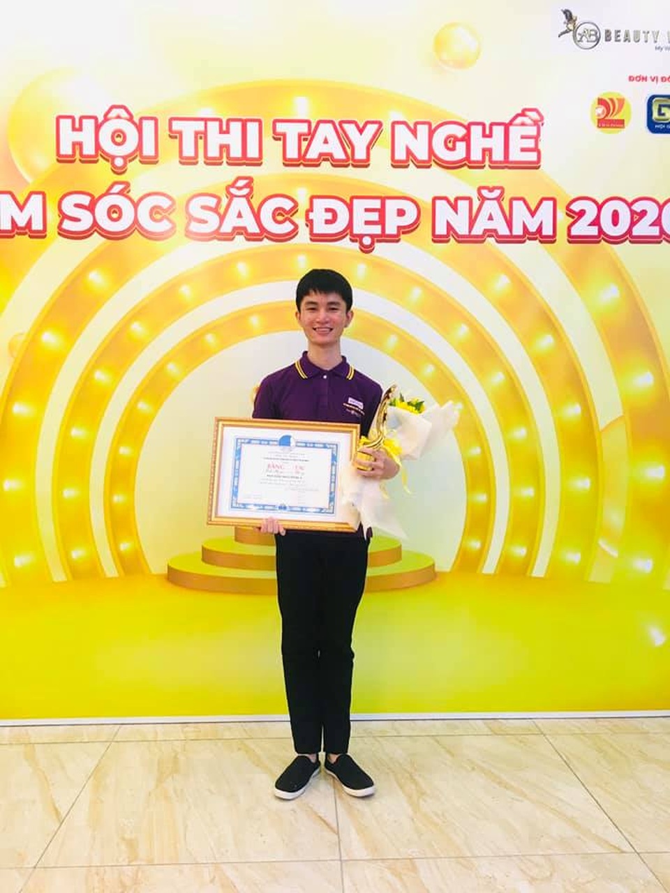 Nam sinh giành giải Nhất thi tay nghề, gạt định kiến học nghề spa - 3 Nam sinh giành giải Nhất thi tay nghề, gạt định kiến học nghề spa - 3