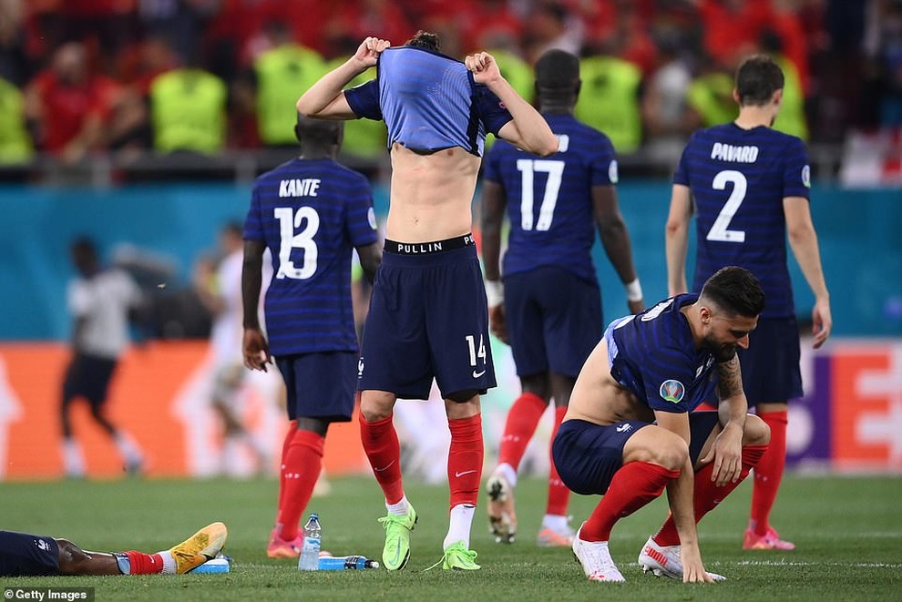 Nỗi đau xé lòng của Mbappe khi hóa tội đồ khiến Pháp bị loại ở Euro 2020 - 16 Nỗi đau xé lòng của Mbappe khi hóa tội đồ khiến Pháp bị loại ở Euro 2020 - 16