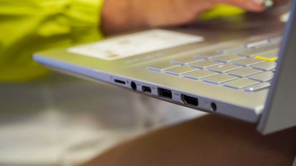 Laptop văn phòng có thể chơi được PUBG, GTA V? - 9 Laptop văn phòng có thể chơi được PUBG, GTA V? - 9