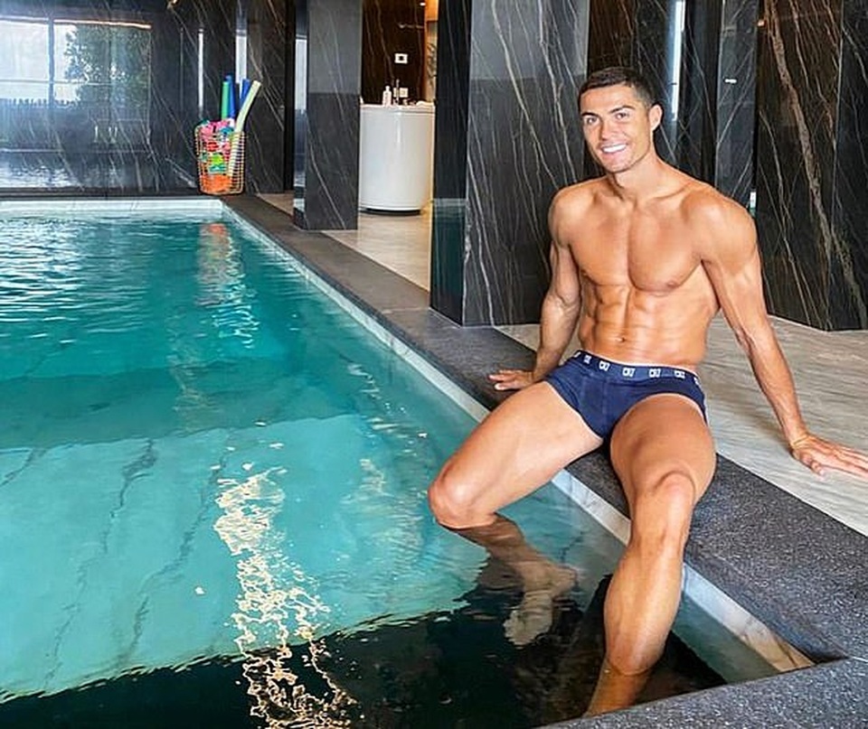 C.Ronaldo phản ứng mạnh khi bị cáo buộc phá vỡ quy tắc cách ly - 3 C.Ronaldo phản ứng mạnh khi bị cáo buộc phá vỡ quy tắc cách ly - 3
