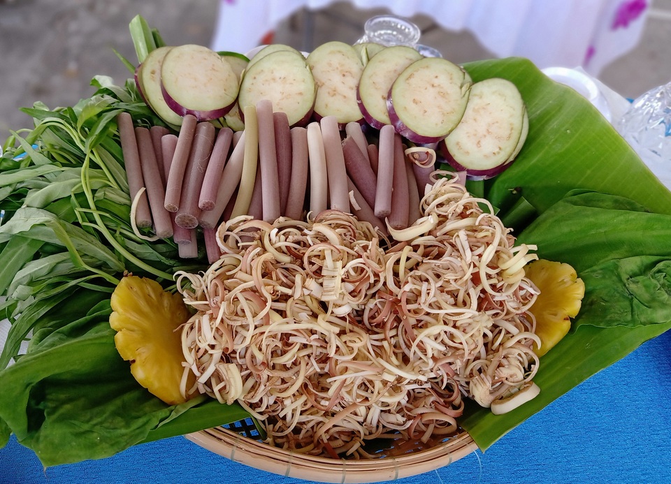 Về đất U Minh Hạ thưởng thức mắm, chỉ nhìn rau thôi cũng đã thèm - 7 Về đất U Minh Hạ thưởng thức mắm, chỉ nhìn rau thôi cũng đã thèm - 7