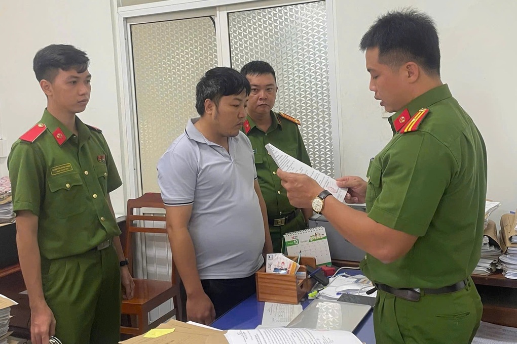 Tạm giam nam nhân viên tham ô của công ty 2,6 tỷ đồng - 1